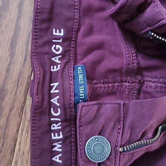 American Eagle Hi-Rise, super stretch, size 14, merlot coloured pants - Picture 2 of 8